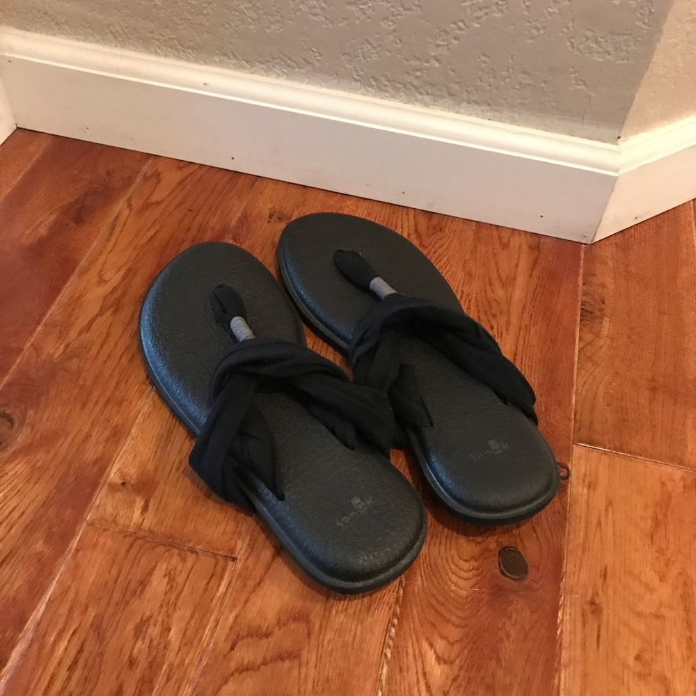 Black Sanuk yoga sling Sandals